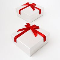 Футляр картонный с бантиком, серия "КОНФЕТТИ"