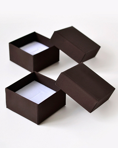 Футляр картонный, серия "АЛИСА", 60х60х34 мм. Тёмно-коричневый.
