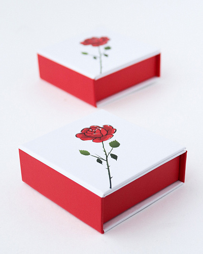 Футляр картонный, серия "ФЛОРА", 80х80х30мм. Белый+Красный