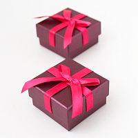 Футляр картонный с бантиком, серия "КОНФЕТТИ"