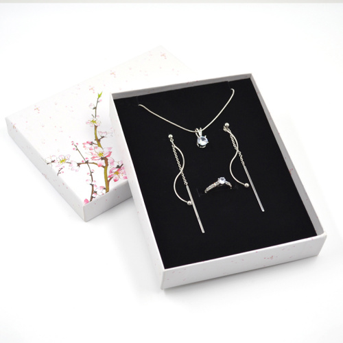 Футляр картонный, серия "ЦВЕТУЩАЯ ЯБЛОНЯ", 123х163х30 мм фото 3